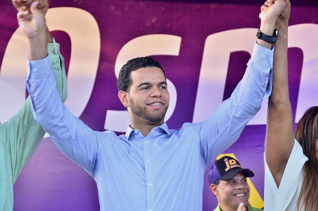 Carlos Alberto es recibido con alegría en Cayetano Germosén